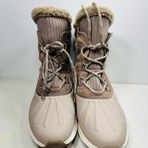 Baretraps
Women's Bandie Water Resistant Booties size 9 - Picture 2 of 6